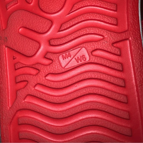 Native Minnie Mouse shoes - Picture 6 of 6